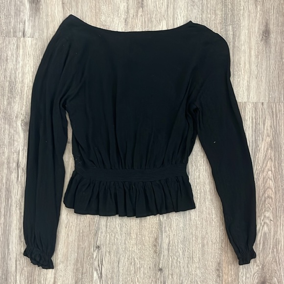 ivy + main top with ruffles on arms n waist - Picture 2 of 3